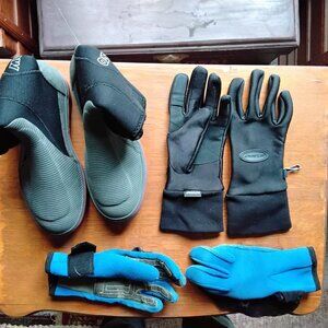 Neoprene sailing boots and gloves